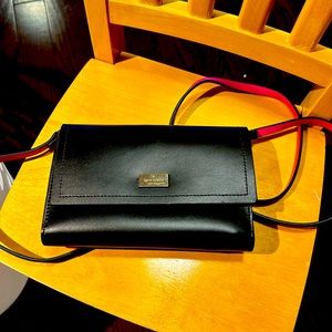 Gorgeous crossbody Kate Spade! Don’t miss this one!